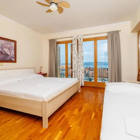 Dijana Appartement *