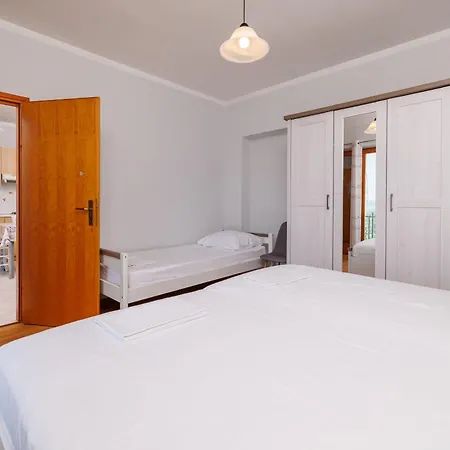 Dijana Appartement *