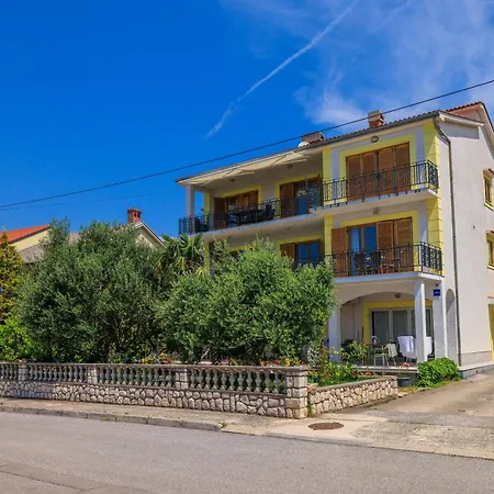 Dijana Appartement *
